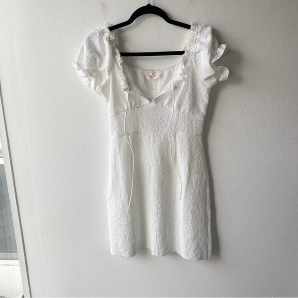 romwe white crinkle mini dress